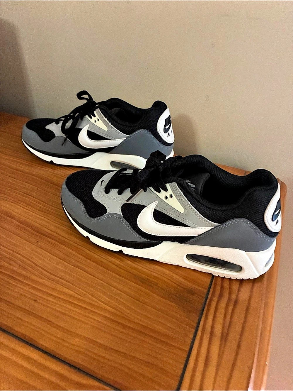 Nike Air Max 90 Sneakers Black & Gray US 7